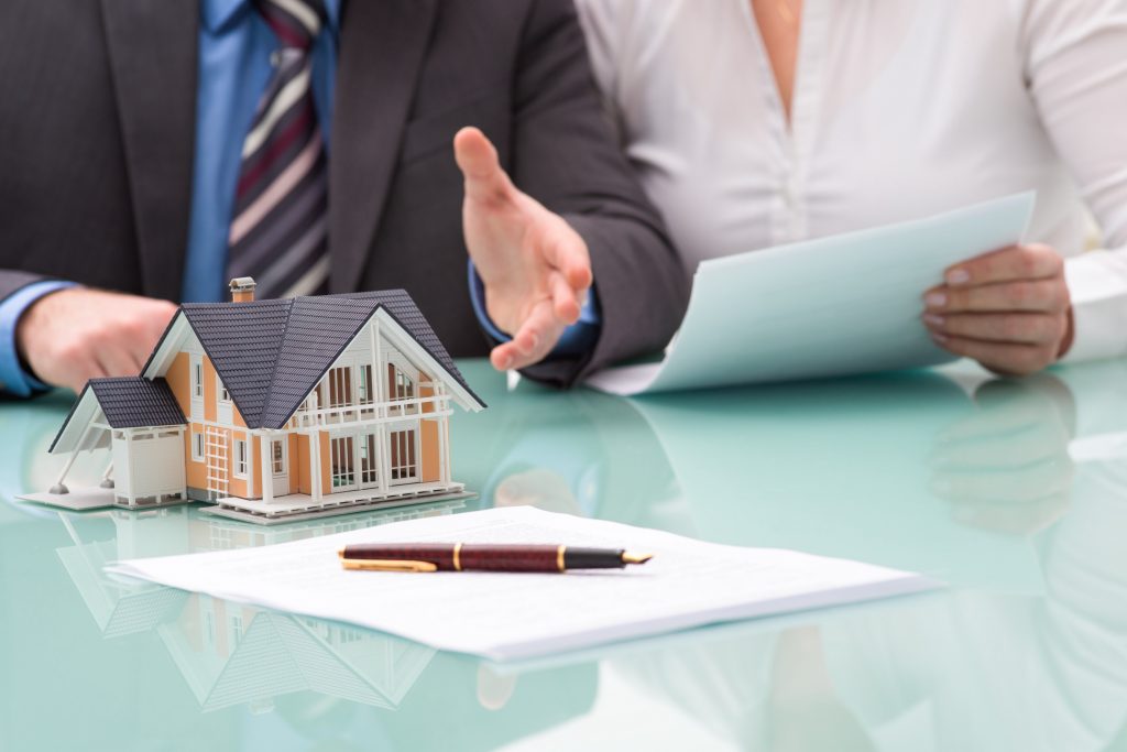 estate lawyer
